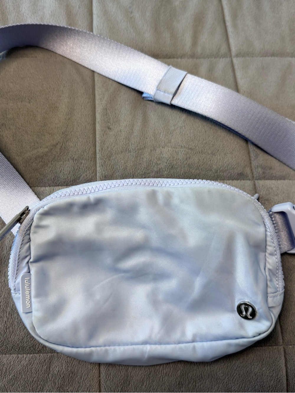Lululemon Everywhere Belt Bag